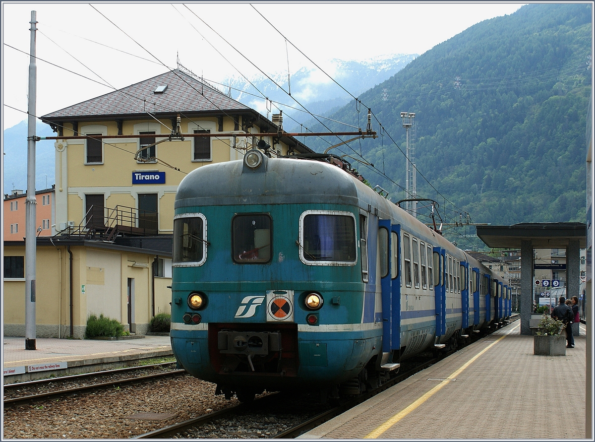 Ein FS ALe wartet in Tirano auf die Abfahrt nach Sondrio.
9. Mai 2010