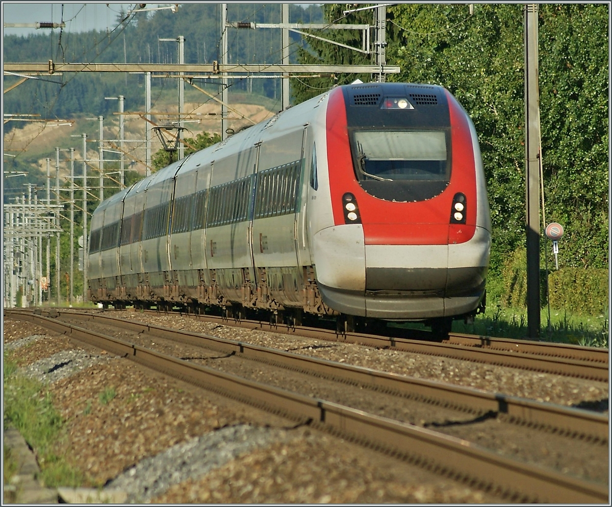 Ein ICN Richtung Zürich zwischen Lengnau und Grenchen Süd.
26. Juli 2009