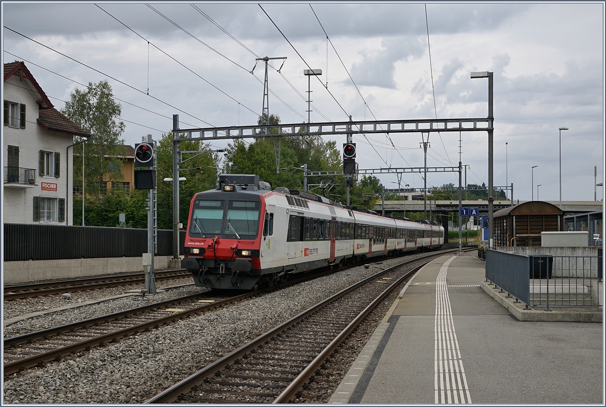 Ein SBB Domino erreicht von Olten kommend, Sursse. 
27.Aug. 2017