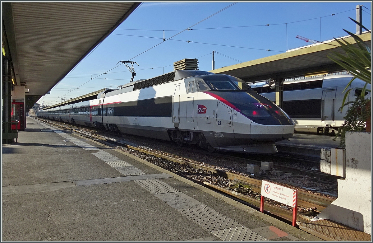 Ein TGV der ersten Generation in Paris, Gare de Lyon.
29. April 2016