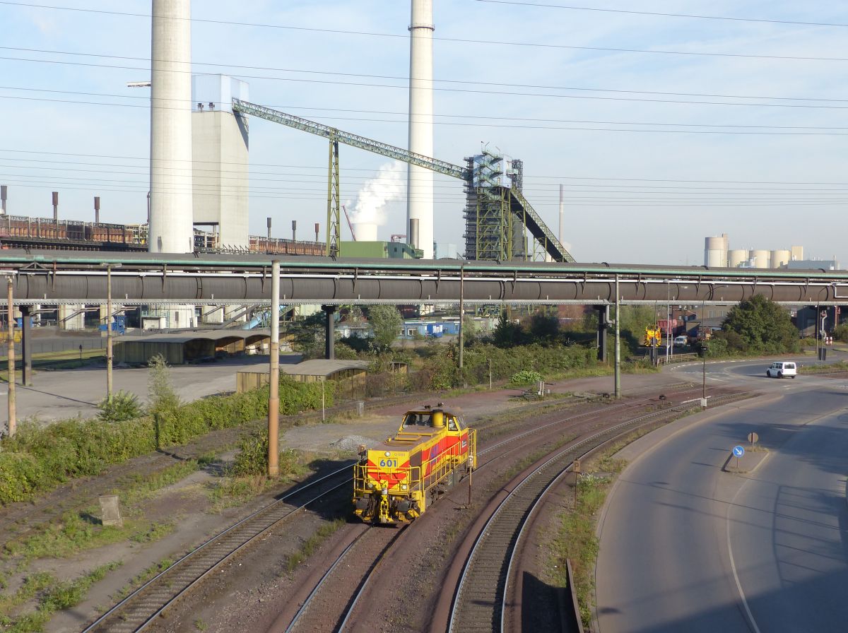 Eisenbahn und Hfen Diesellok 601 Stahlwerk Thyssen Krupp Alsumerstrasse, Duisburg 22-09-2016.


Eisenbahn und Hfen dieselloc 601 fabriek Thyssen Krupp Alsumerstrasse, Duisburg 22-09-2016.