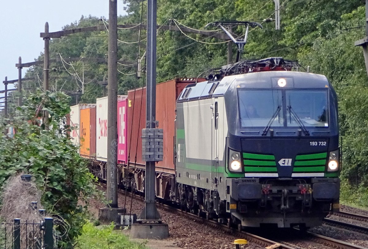 ELL 193 732 durchfahrt mit ein Containerzug am 12 Augustus 2019 Tilburg-Universiteit.