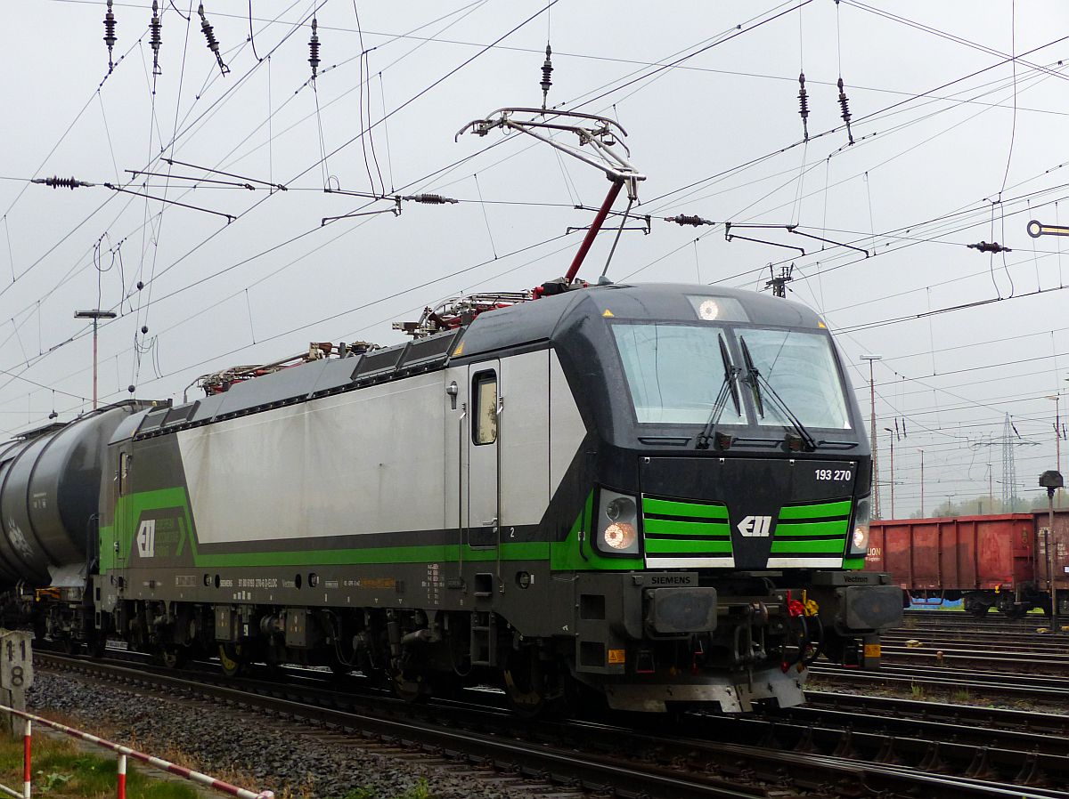 ELL (European Locomotive Leasing, Wien) Lok 193 270 G�terbahnhof Oberhausen West, Deutschland 20-10-2016.

ELL (European Locomotive Leasing, Wien) loc 193 270 goederenstation Oberhausen West, Duitsland 20-10-2016.