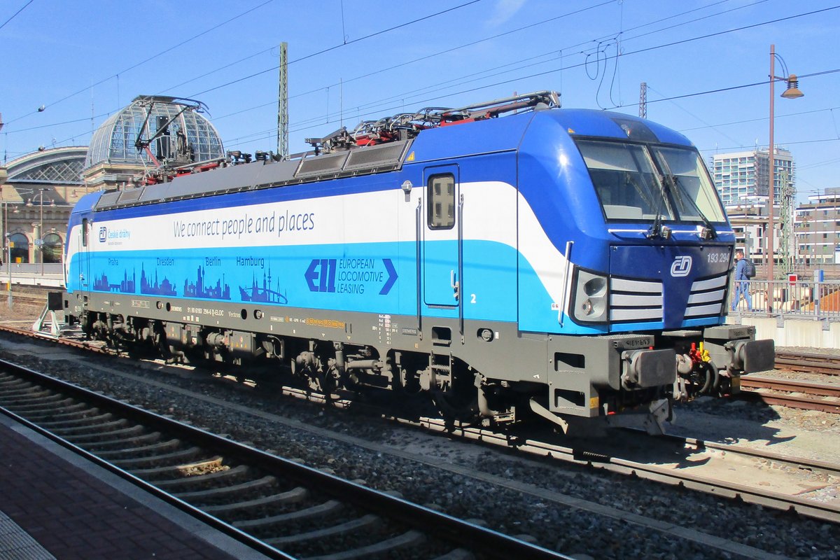 ELL/CD 193 294 steht am 7 April 2018 in Dresden Hbf. 