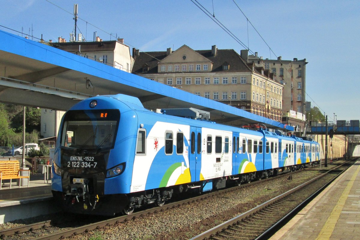 EN57AL-1522 steht am 19 September 2016 in Szczecin.