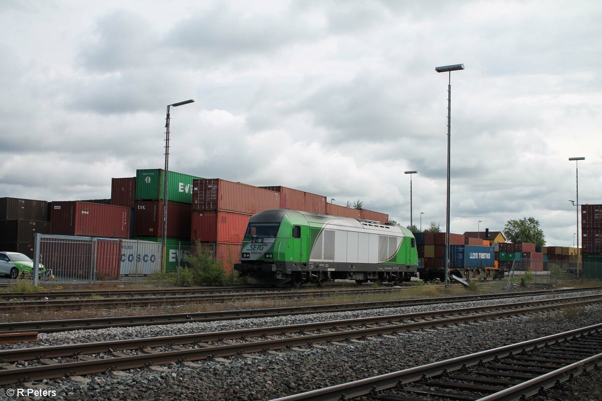 ER20-04 wird bereit gemacht in Wiesau um den leer Holzzug raus zu holen. 28.08.21