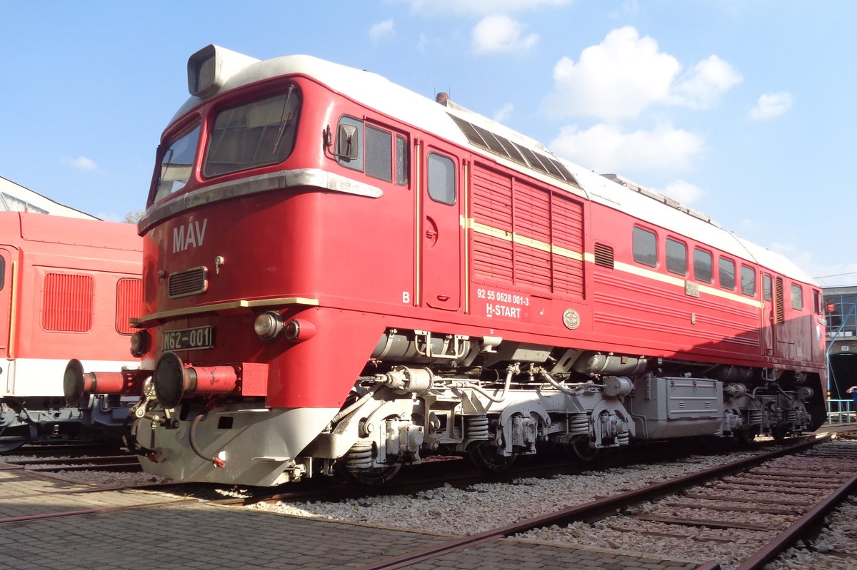 Erstling eine ganze Welle: die Ur-Taigatrommel M62-001 steht am 9 September 2018 ins Eisenbahnmuseum in Budapest.