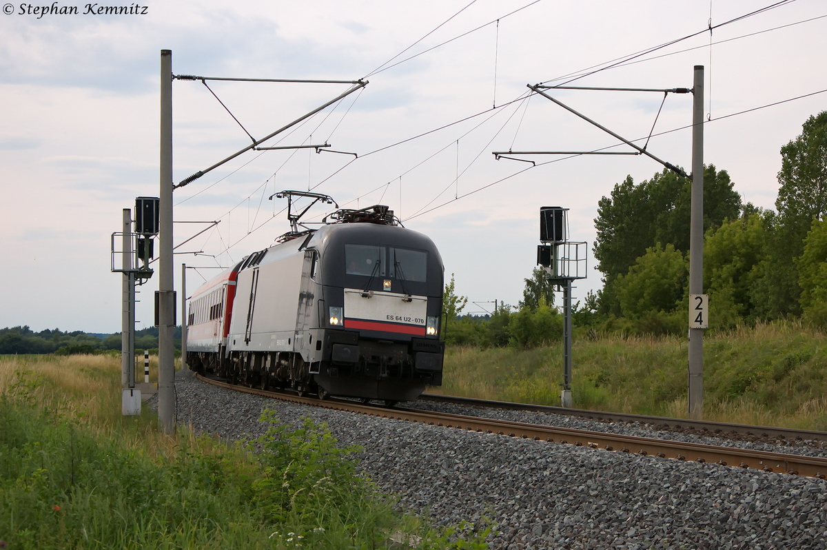 ES 64 U2 - 070 (182 570-2) MRCE Dispolok GmbH für DB Regio AG mit dem IRE  Berlin-Hamburg-Express  (IRE 18597) von Hamburg Hbf nach Berlin Ostbahnhof in Stendal. Netten Gruß zurück! 27.06.2014