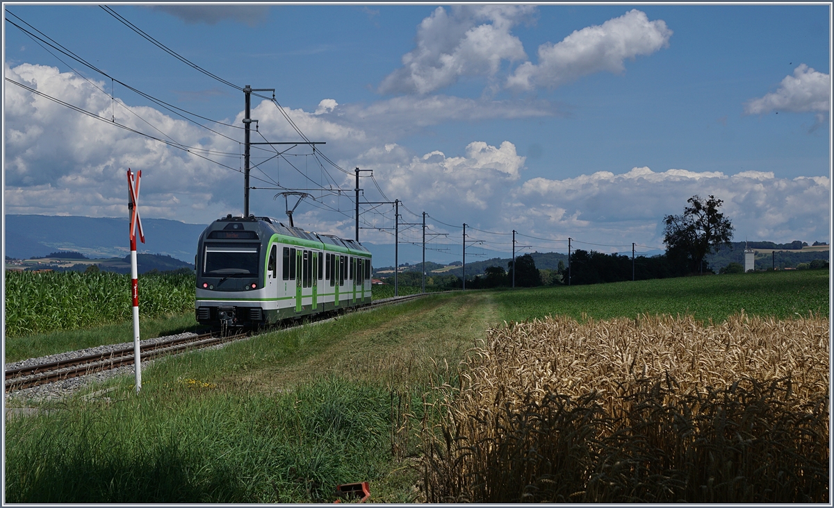 Es geht auch ohne Fotowolke, oder jeden Fall fast: der LEB Be 4/4 64, unterwegs als Regionalzug 131 von Lausanne Flon nach Bercher kurz nach Fey erreicht in Kürze eine weitere Fotowolke.

25. Juli 2020