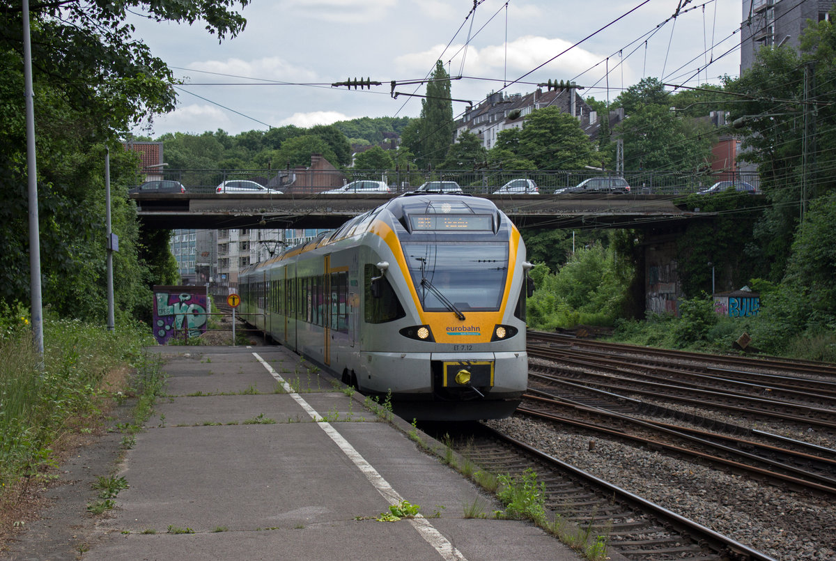 ET 7.12 der eurobahn war am 08.06. der Linie RE13 zugeteilt. Auf dem Weg nach Venlo h�lt der Triebzug in wenigen Augenblicken im Wuppertaler Hauptbahnhof.