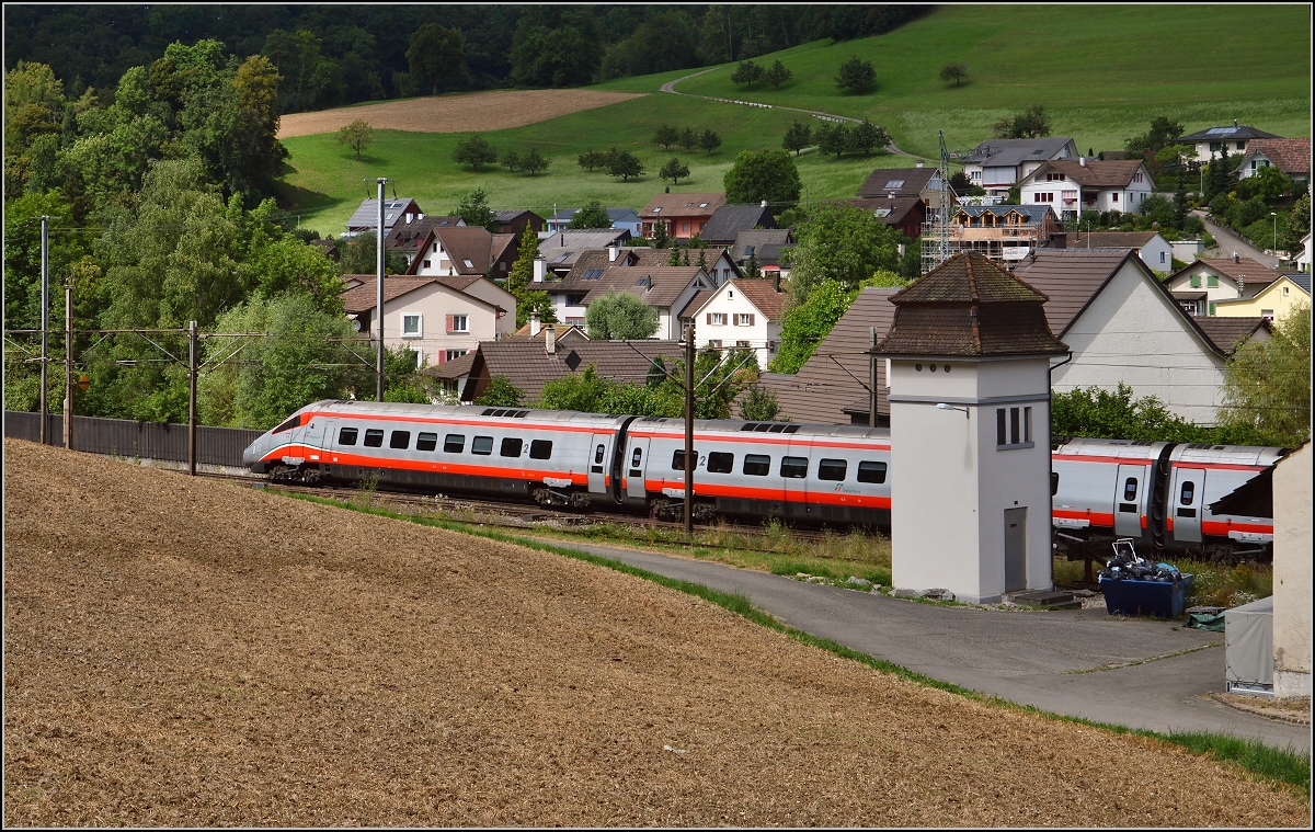 ETR 610 004 der FS in Tecknau. Juli 2016.