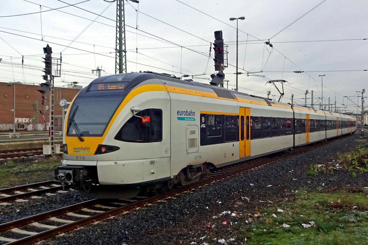 EuroBahn ET7-10 verlässt Düsseldorf Hbf am 28 Dezember 2019.
