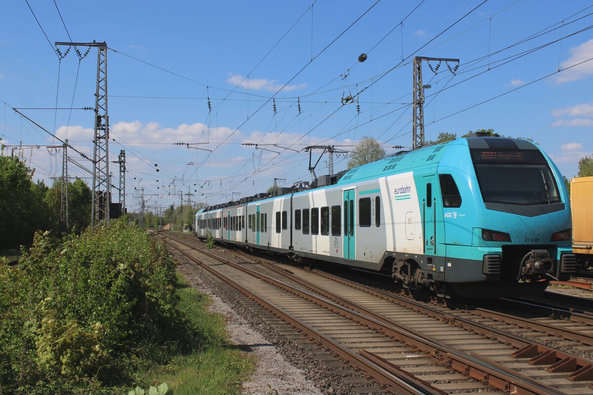 EuroBahns ET4-02 treft am 26 April 2025 in Salzbergen ein.