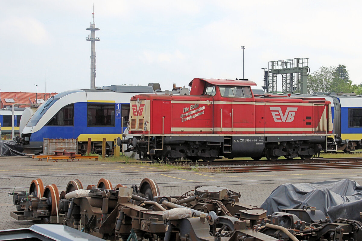 evb 211 061-7 hat Wochenendruhe. Bremervörde, 20.05.2024.