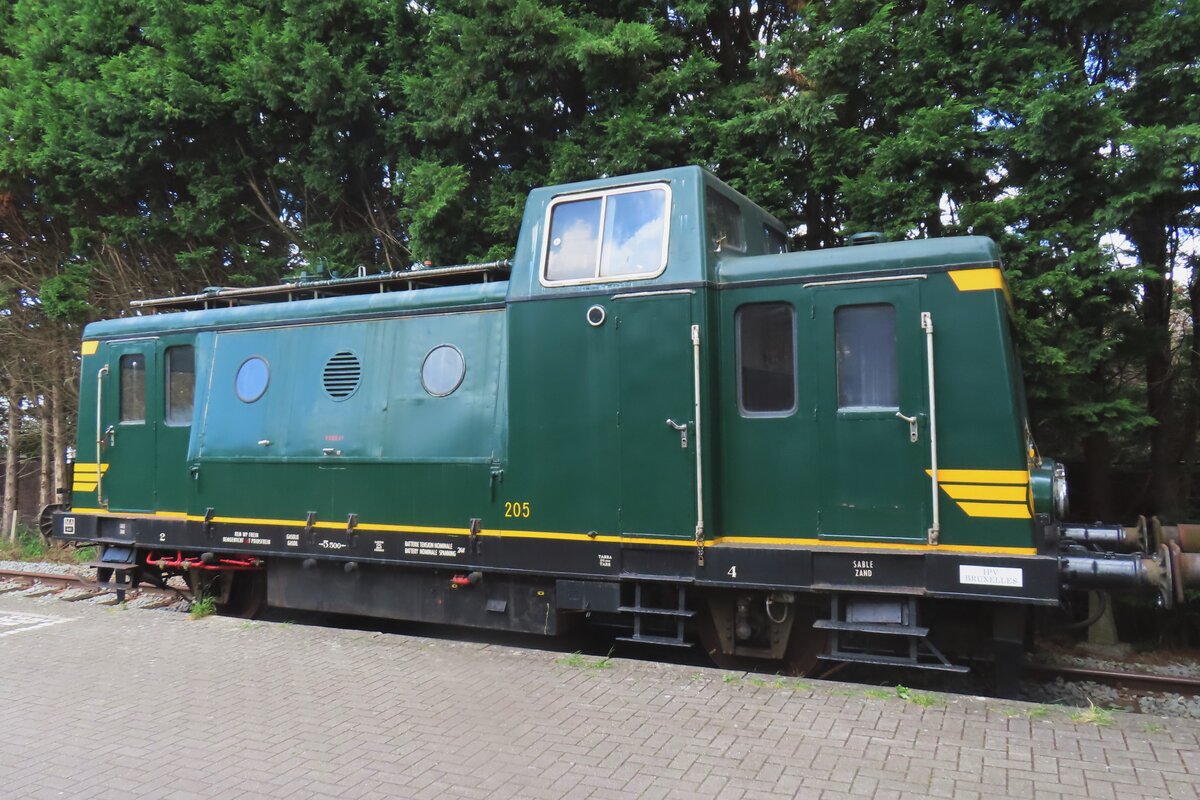 Ex-NMBS VB 205 steht am 6 Juli 2024 in Puurs als Eigentum der Stoomtrein Dendermonde Puurs.