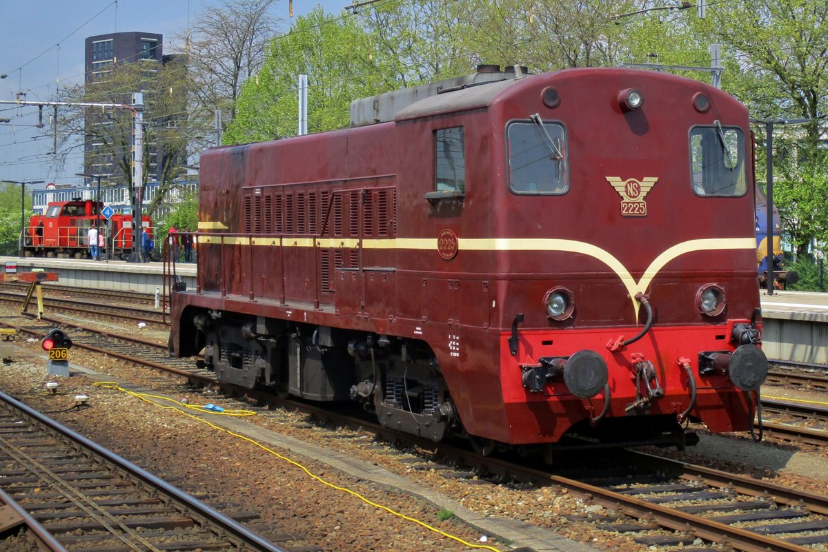Ex-NS 2225 steht am 6 Mai 2017 in Venlo.