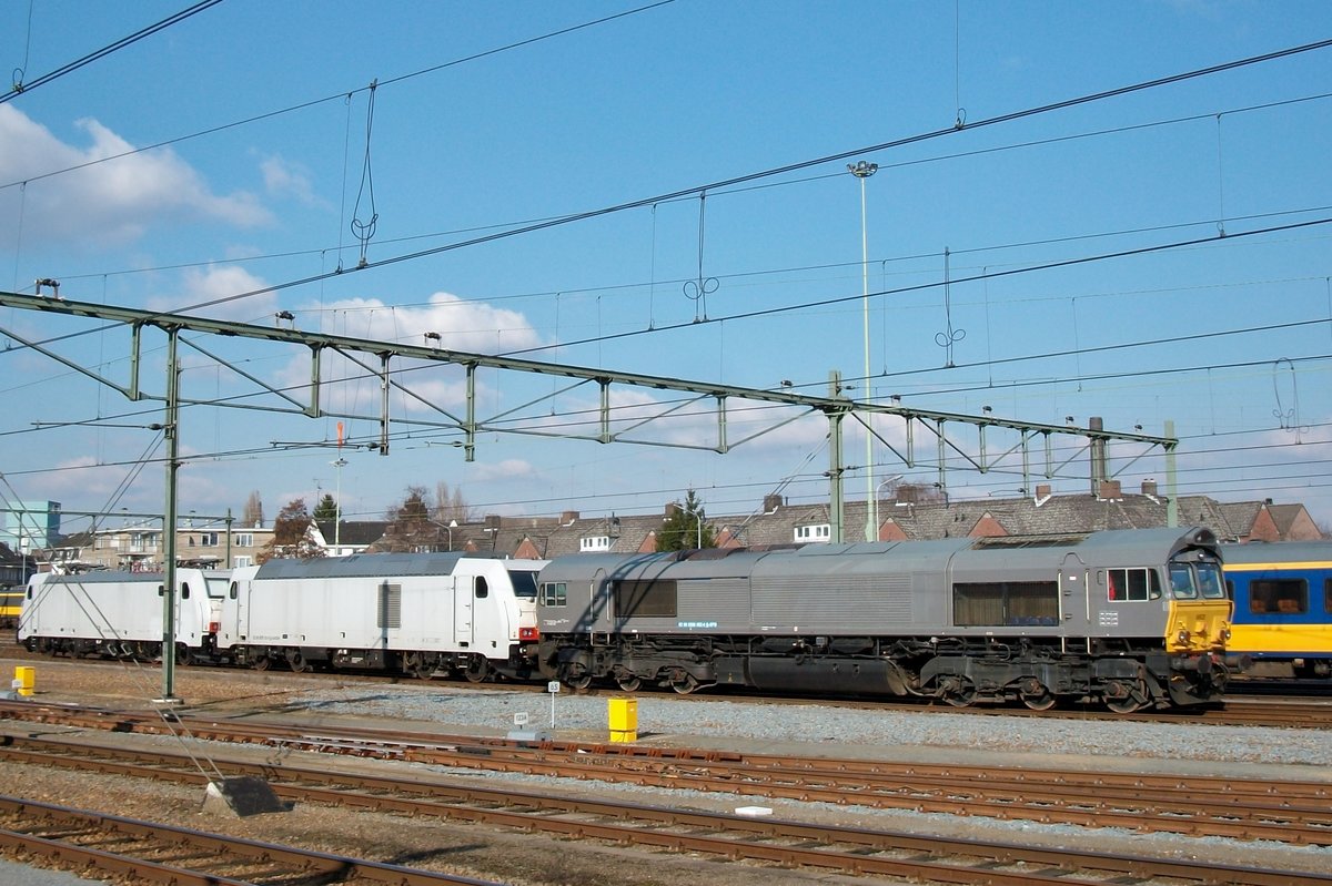 Ex R4C 6602 steht nam 13 März 2010 in Maastricht.