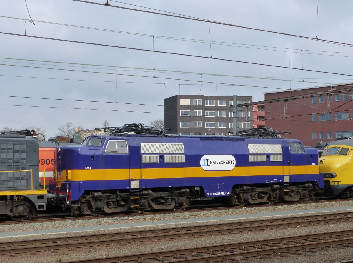 Fairtrains Lokomotive 1251 an Railexperts vermietet. Gleis 11 Amersfoort Centraal 06-03-2020.

Fairtrains locomotief 1251 verhuurd aan Railexperts. Spoor 11 Amersfoort Centraal 06-03-2020.