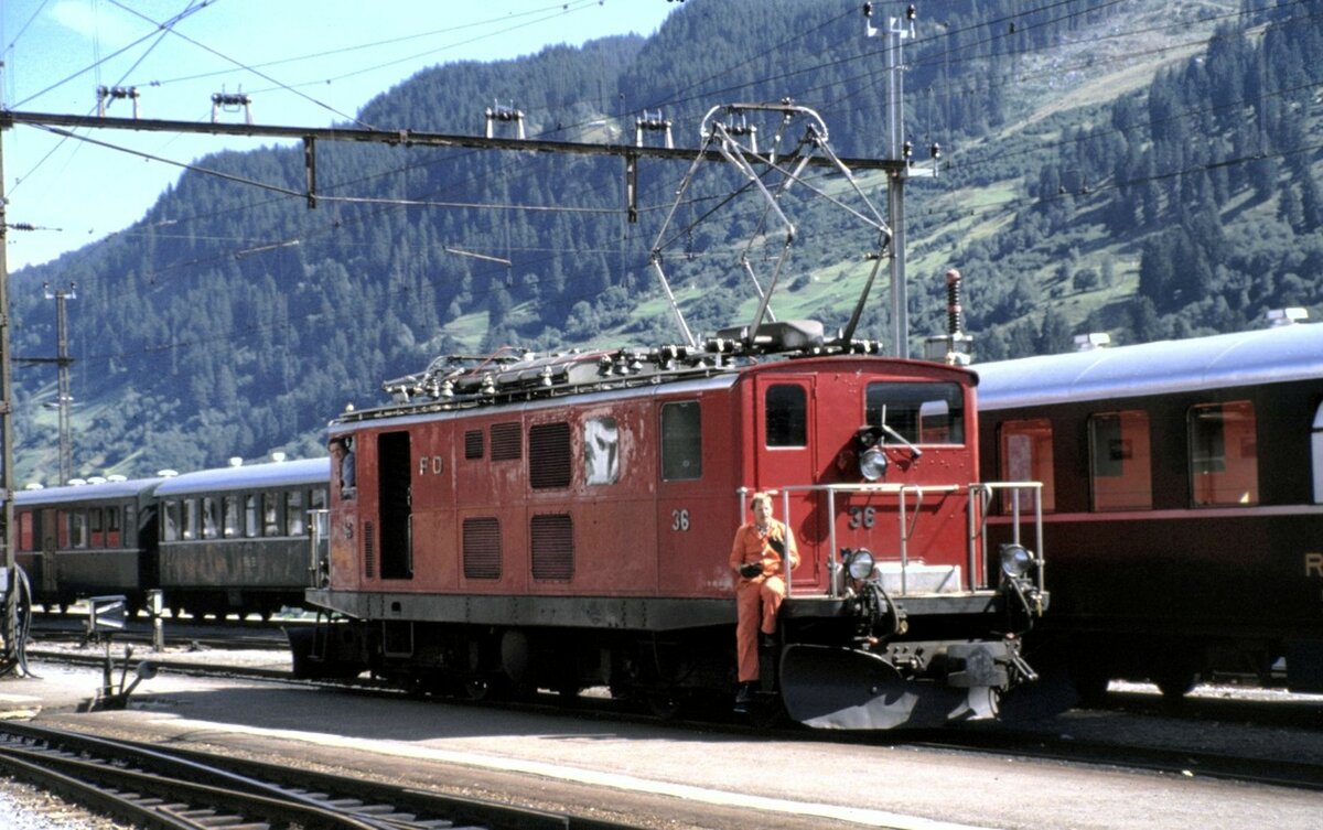 FO, fusioniert zu MGB; Fahrzeug HGe 4/4 Nr.36 in Disentis Mustér am 14.09.1980. Die Lok Nr.36 ist noch heute im betriebsfähigen Bestand.
