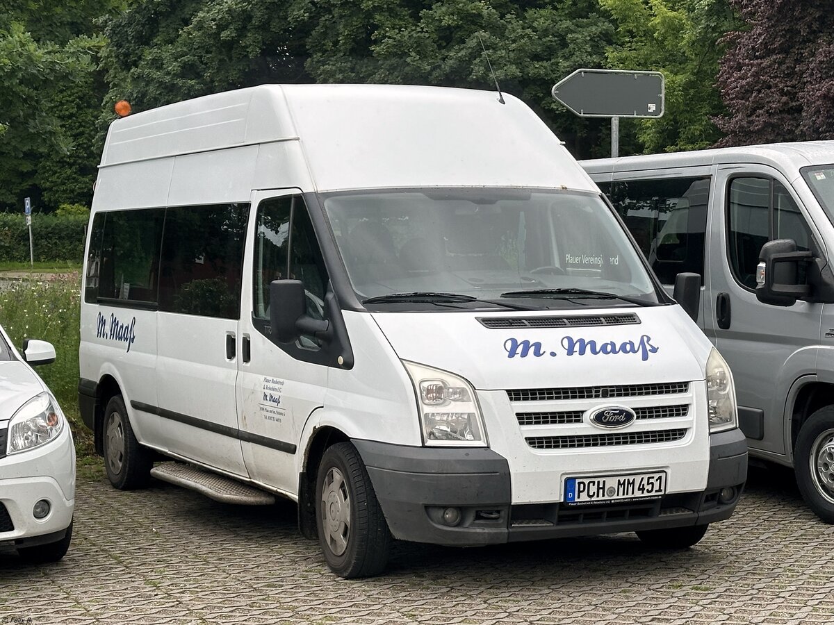 Ford Transit von Plauer Busbetrieb M. Maaß aus Deutschland in Plau am See.