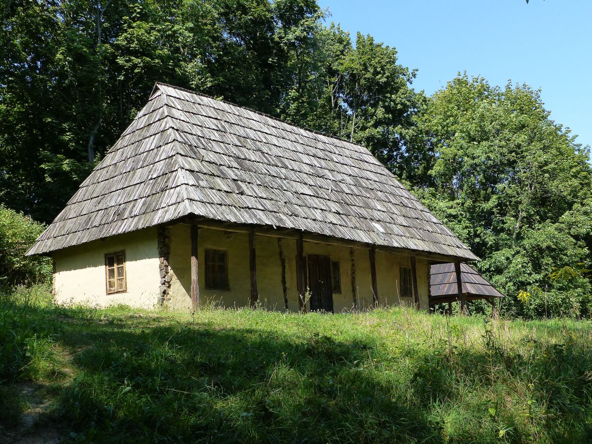 Freilichtmuseum fr Volkskunst, Industrie und Architektur. Chernecha Hora Strasse Lemberg 28-08-2019.

Openluchtmuseum voor volkskunst, nijverheid en architectuur. Chernecha Hora straat Lviv 28-08-2019.