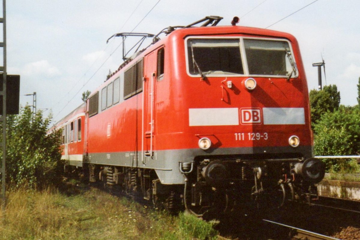 Froschblick auf 111 129 in Kaldenkirchen am 13 August 2006. 