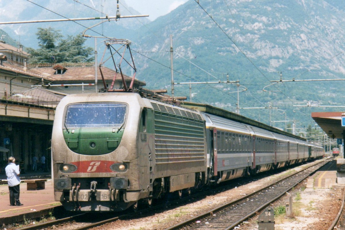 FS E 402 161 steht am 21 Mai 2006 in Domodossola.