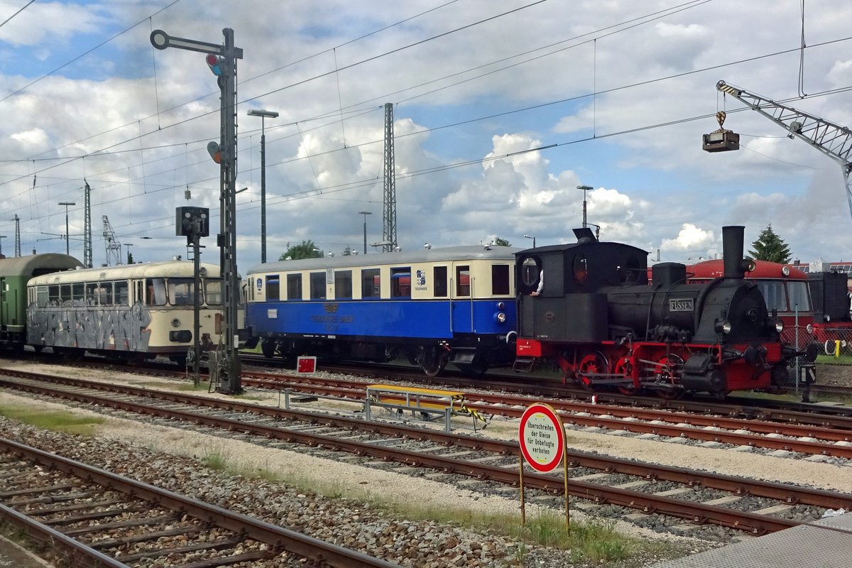 FSSEN rangiert ein Bayerischer historischer Triebwagen am 2 Juni 2019 ins BEM in Nrdlingen.