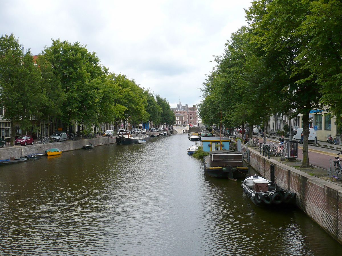 Geldersekade, Amsterdam 20-08-2014.

Geldersekade gezien vanaf de Bantammerbrug. Amsterdam 20-08-2014.