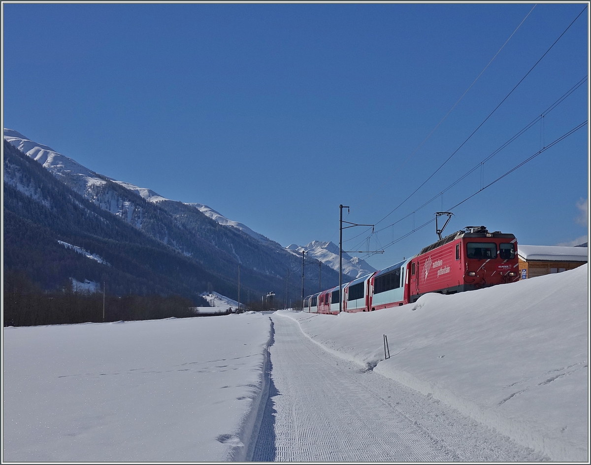 Glacier Express 902 Zermatt - St.Moritz bei Münster (VS)
20. Feb. 2014