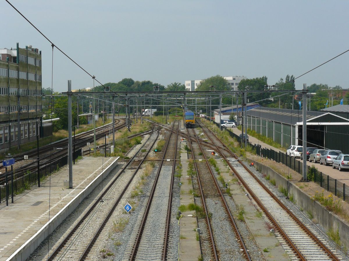 Gleis 3 eund Abstellgleis 4, 5 en 6 Hoorn 24-07-2013.

Spoor 3 en opstelsporen 4, 5 en 6 Hoorn 24-07-2013.