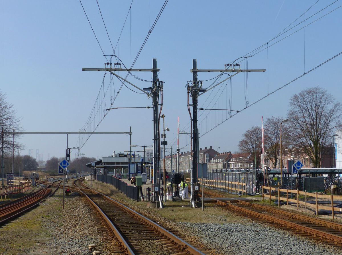 Gleis 415 und Gleis 1 und 2 Vlaardingen Centrum 16-03-2017.

Spoor 415 en spoor 1 en 2 Vlaardingen Centrum 16-03-2017.