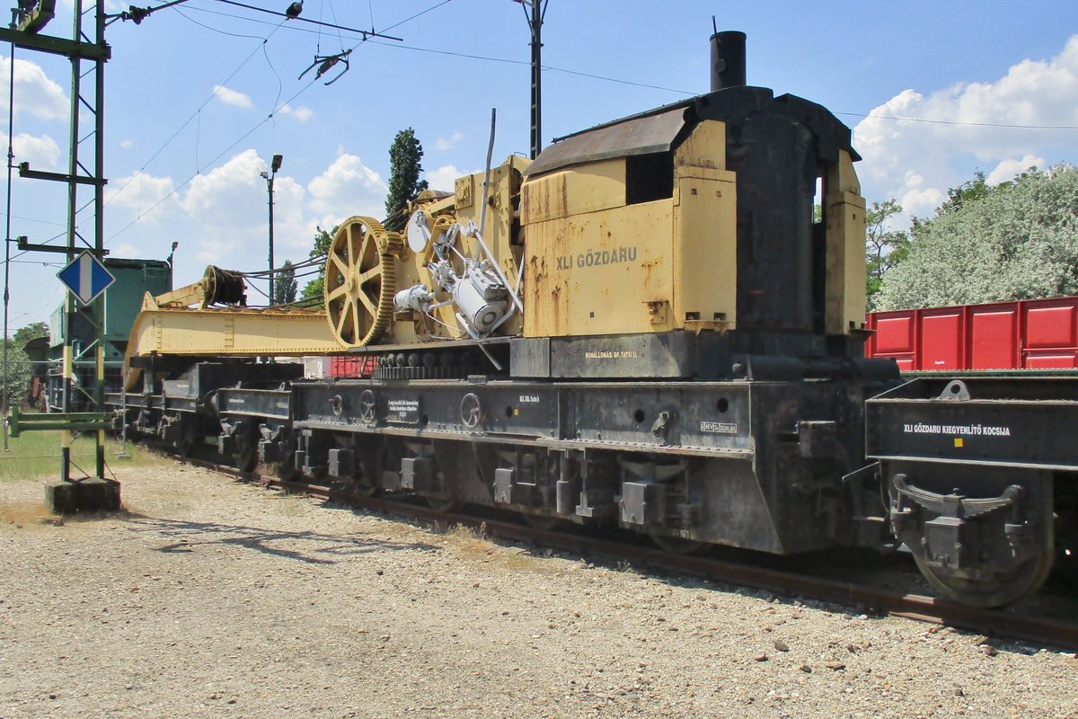 Gleiskran Gözdaru steht am 12 Mai 2018 ins Eisenbahnmuseum Budapest. 