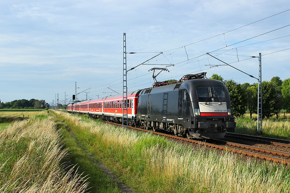 Goldbeck, 03.07.2014 18:26 Uhr - MRCE 182 570 für DB-Regio mit IRE 18597 Hamburg - Berlin