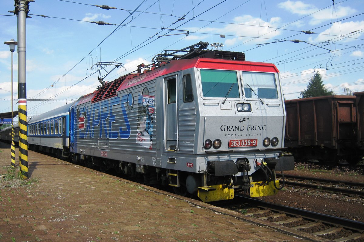 GRAND PRINCE CD 363 039 hält am 30 Mai 2012 in Hranice-nad-Morava.