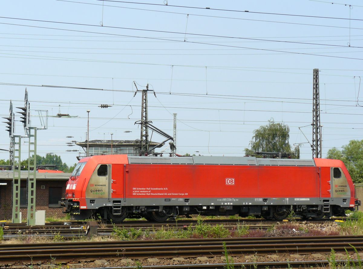 Green Cargo DB Schenker Rail Scandinavia loc 185 334-7 (91 86 0 185 334-7) Rangierbahnhof Oberhausen West 03-07-2015.

Green Cargo DB Schenker Rail Scandinavia loc 185 334-7 (91 86 0 185 334-7) rangeerterrein Oberhausen West 03-07-2015.