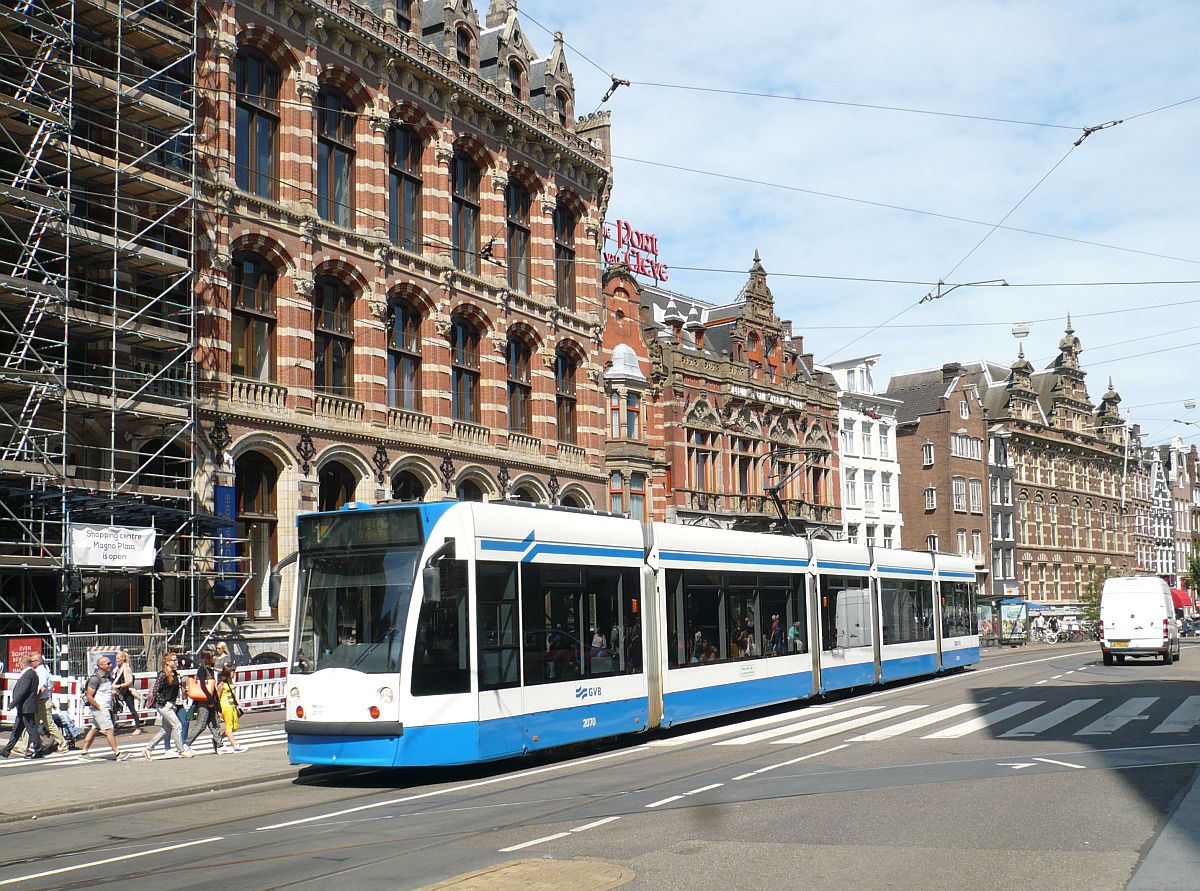 GVB TW 2070 Nieuwezijds Voorburgwal, Amsterdam 05-08-2015.

GVB tram 2070 Nieuwezijds Voorburgwal, Amsterdam 05-08-2015.