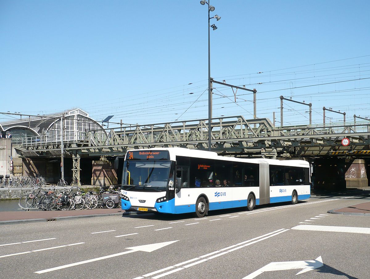 GVBA Bus 1403 VDL Citea SLFA 180.310 Baujahr 2014. Oostertoegang, Amsterdam 15-04-2015.

GVBA bus 1403 VDL Citea SLFA 180.310 bouwjaar 2014. Oostertoegang, Amsterdam 15-04-2015.