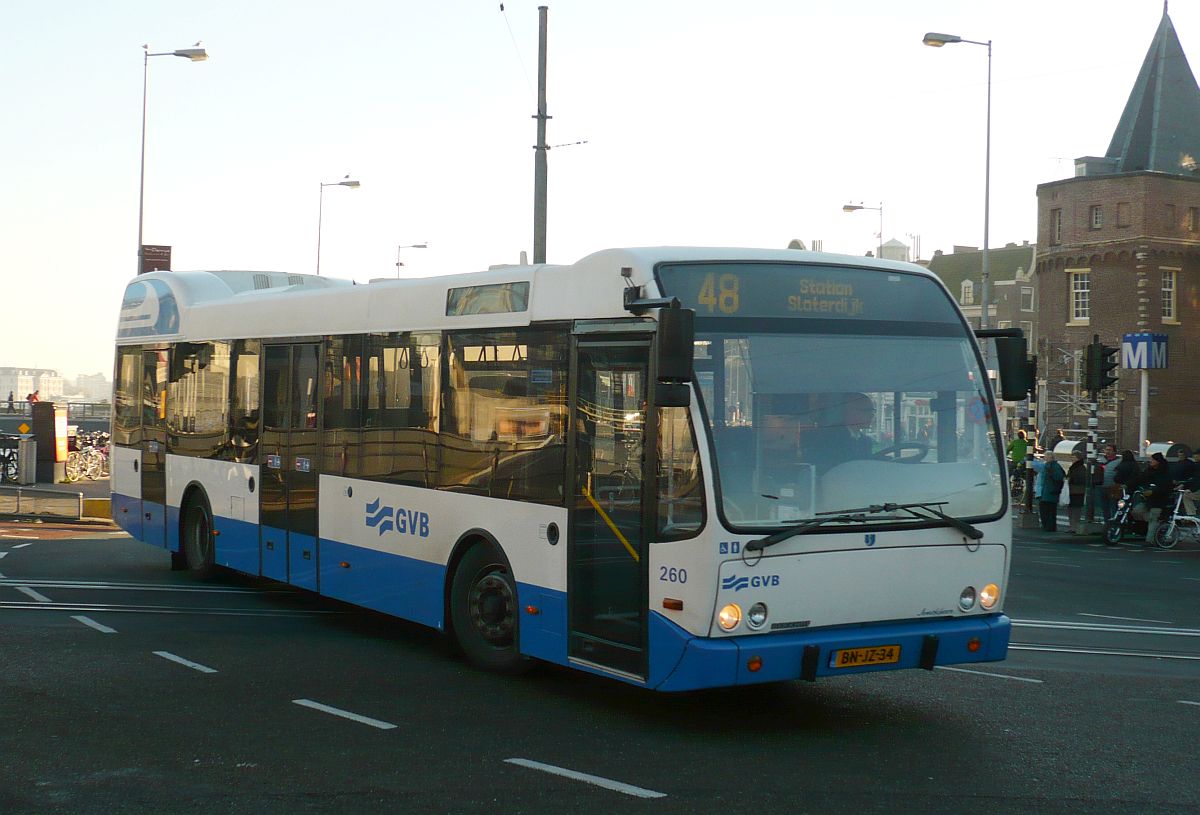 GVBA bus 260 DAF Berkhof Jonckheer bouwjaar 2002. Prins Hendrikkade, Amsterdam 11-12-2013.