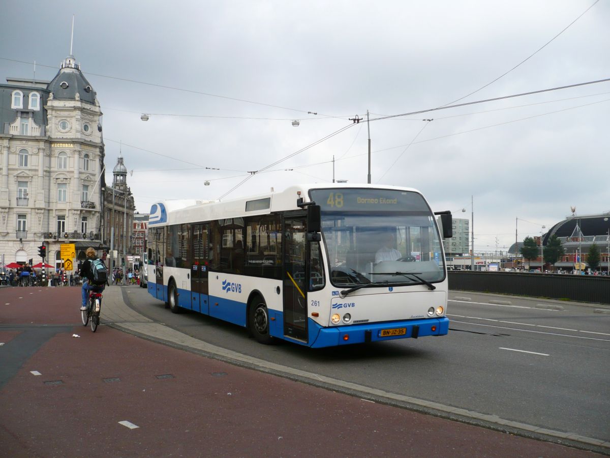 GVBA Bus 261 DAF Berkhof Jonckheer Baujahr 2002. Prins Hendrikkade, Amsterdam 01-10-2014.

GVBA bus 261 DAF Berkhof Jonckheer bouwjaar 2002. Prins Hendrikkade, Amsterdam 01-10-2014.