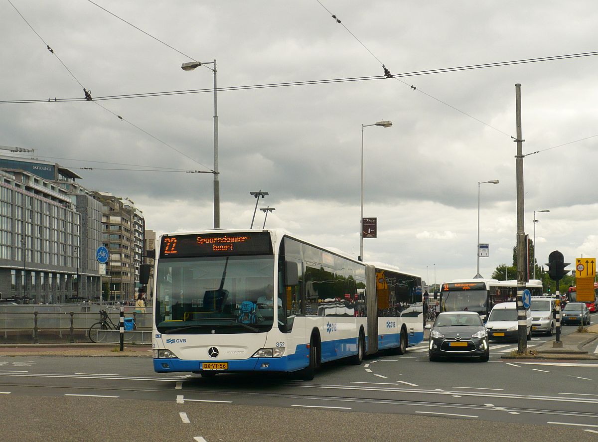 GVBA Bus 352 Mercedes Citaro O530 G Baujahr 2010. Prins Hendrikkade, Amsterdam 25-06-2014.

GVBA bus 352 Mercedes Citaro O530 G bouwjaar 2010. Prins Hendrikkade, Amsterdam 25-06-2014.