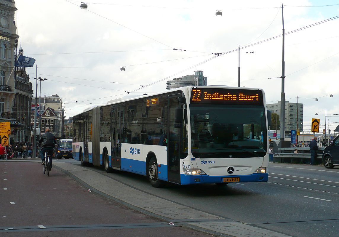 GVBA Bus 370 Mercedes-Benz Citaro G Baujahr 2009. Prins Hendrikkade Amsterdam 23-10-2013.

GVBA bus 370 Mercedes-Benz Citaro G bouwjaar 2009. Prins Hendrikkade Amsterdam 23-10-2013.