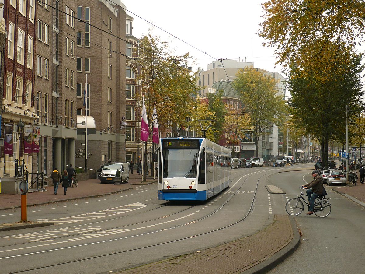 GVBA TW 2033 Nieuwezijds Voorburgwal, Amsterdam 05-11-2014.

GVBA tram 2033 Nieuwezijds Voorburgwal, Amsterdam 05-11-2014.