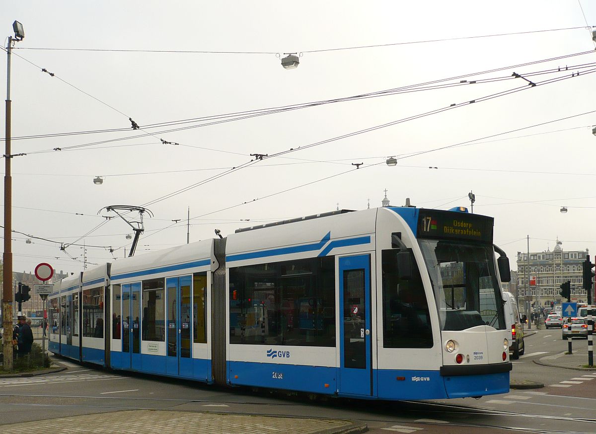 GVBA TW 2039 Prins Hendrikkade Amsterdam 05-11-2014.

GVBA tram 2039 Prins Hendrikkade Amsterdam 05-11-2014.