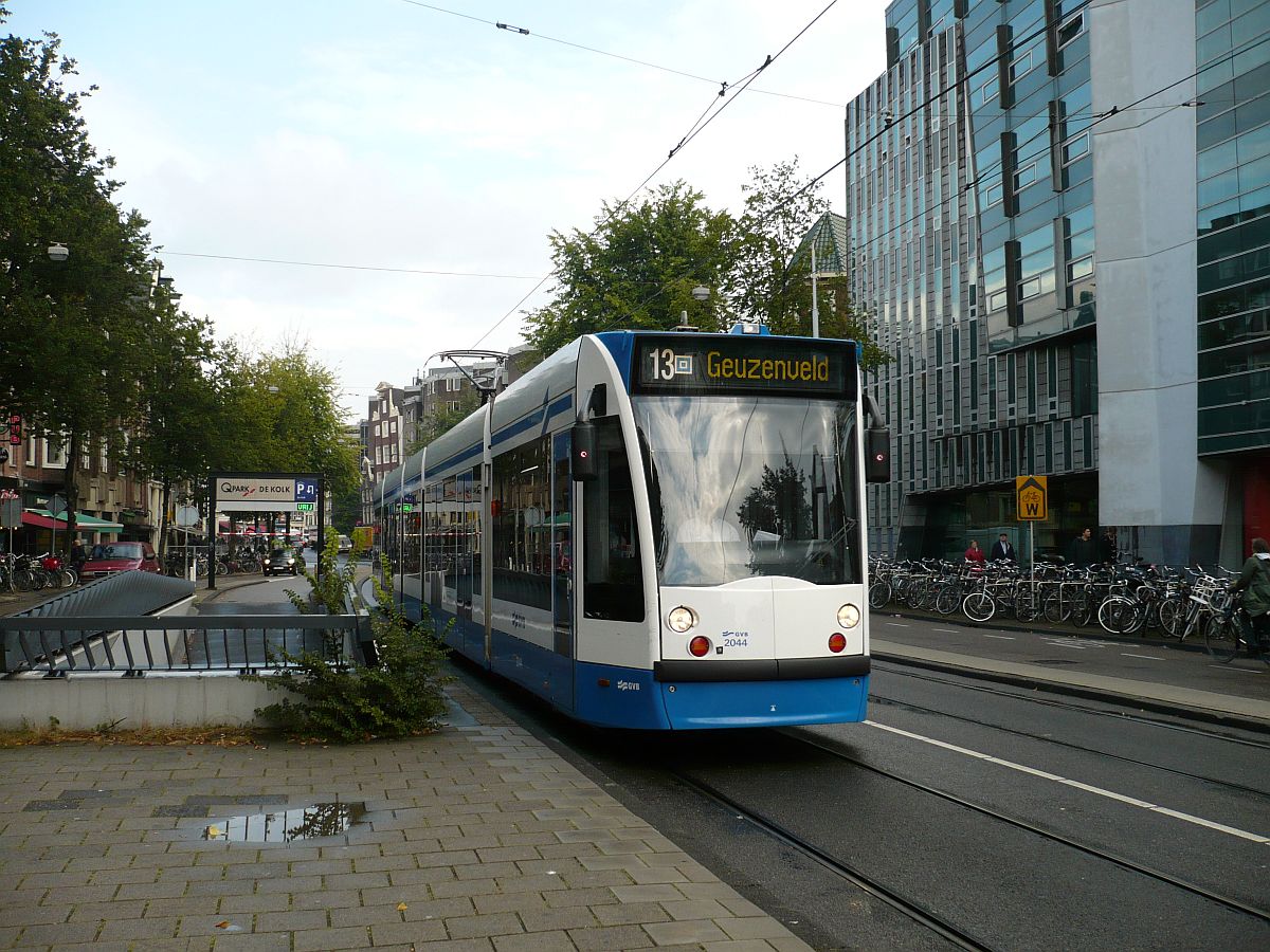 GVBA TW 2044 Nieuwezijds Voorburgwal, Amsterdam 24-09-2014.

GVBA tram 2044 Nieuwezijds Voorburgwal, Amsterdam 24-09-2014.