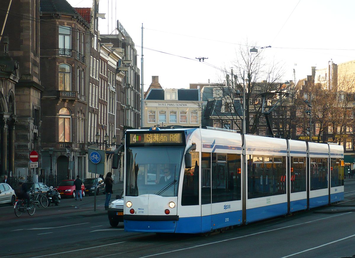 GVBA TW 2110 Prins Hendrikkade, Amsterdam 11-12-2013.

GVBA tram 2110 Prins Hendrikkade, Amsterdam 11-12-2013.