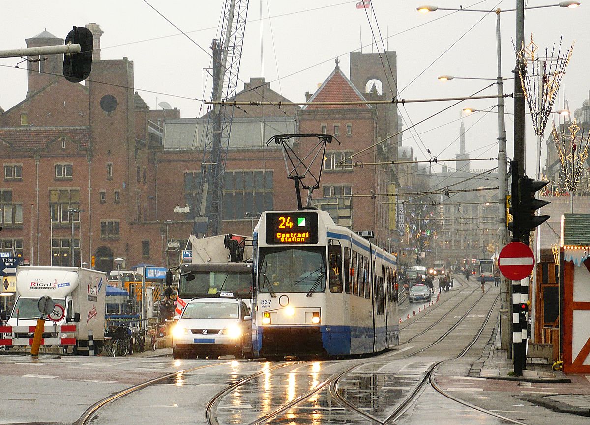 GVBA TW 837 Damrak, Amsterdam 04-12-2013.

GVBA tram 837 Damrak, Amsterdam 04-12-2013.