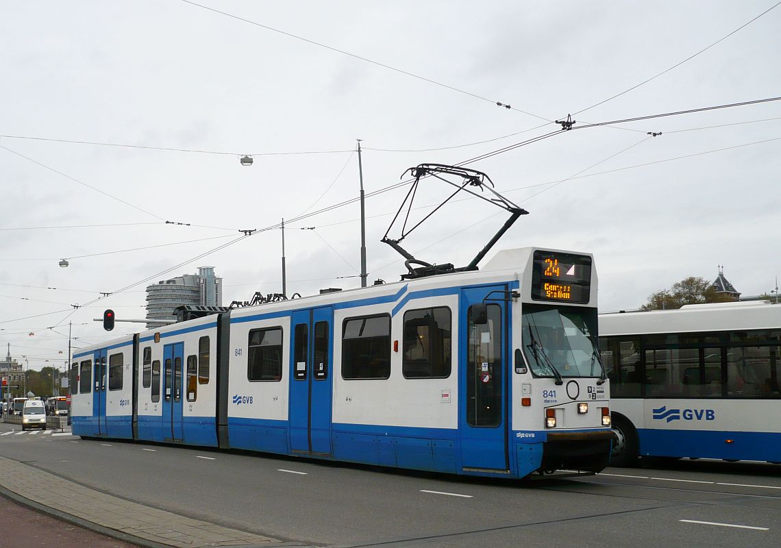 GVBA TW 841 Prins Hendrikkade, Amsterdam 06-11-2013.

GVBA tram 841 Prins Hendrikkade, Amsterdam 06-11-2013.