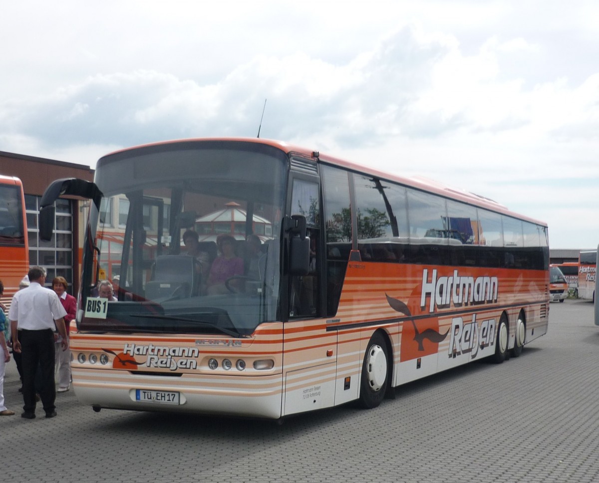 Hartmann-Reisen  in Rottenburg-Oberndorf am Betriebshof, Neoplan Euroliner