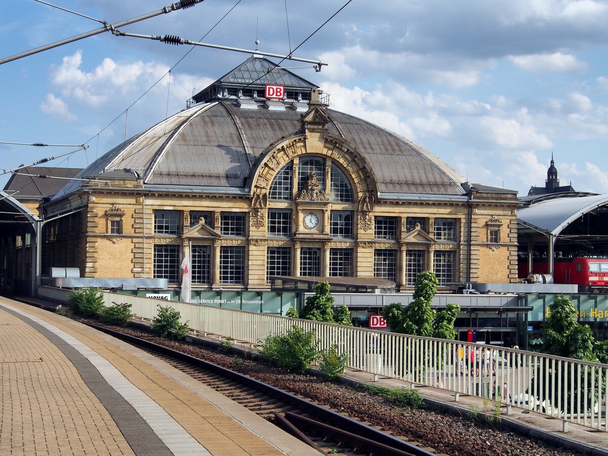 Hauptteil vom Bahnhof Halle am 229.06.2015.